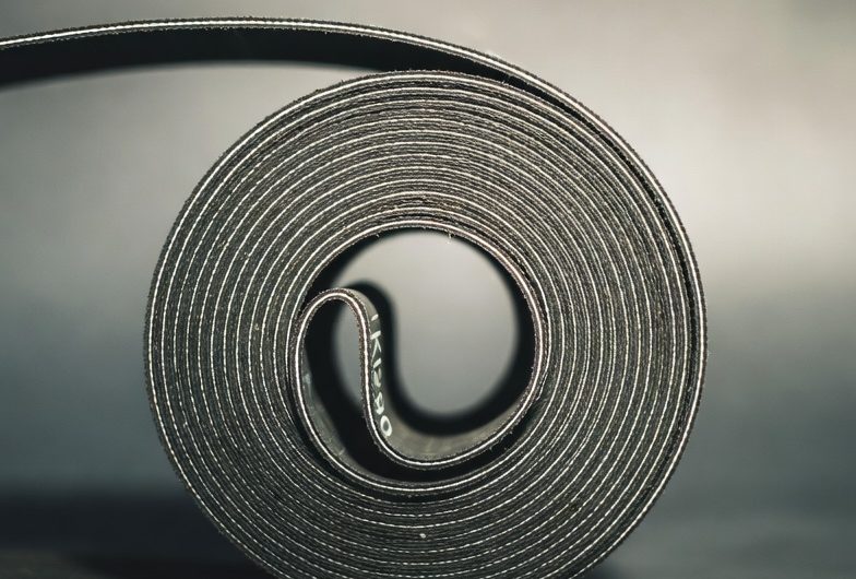 Ось транспортерной ленты ключевой элемент конвейерной системы