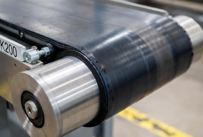 Характеристики транспортерной ленты: обзор и значение для конвейерных систем