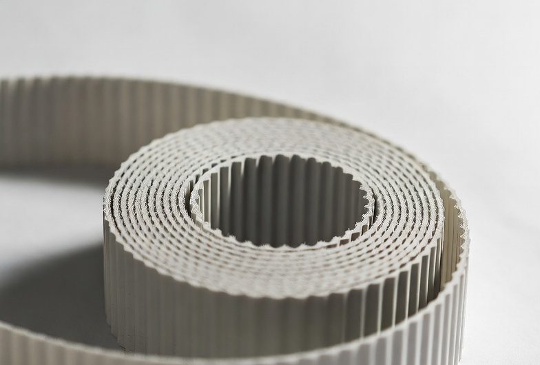 Поворотные конвейерные ленты и изогнутые конвейеры для оптимизации производственных процессов