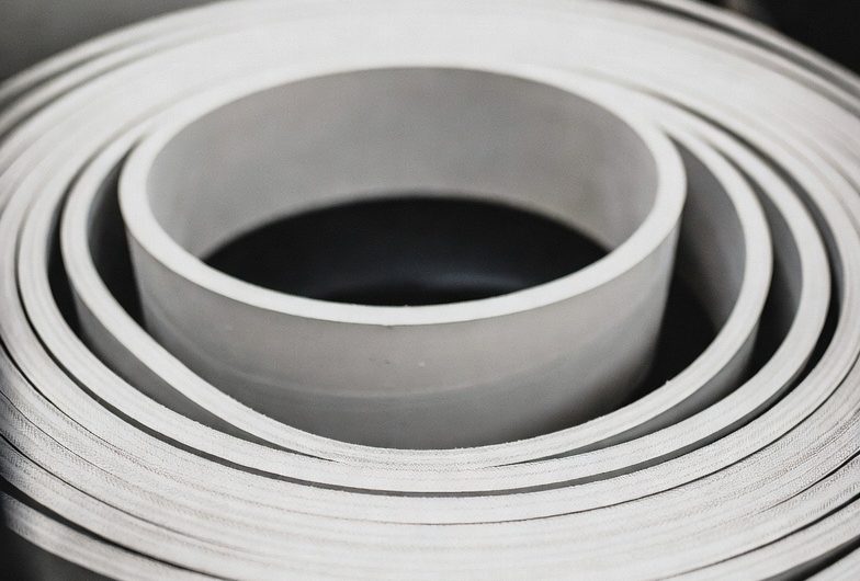 Нержавеющая конвейерная лента: преимущества и применение