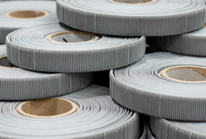 Причины и последствия растяжения конвейерной ленты